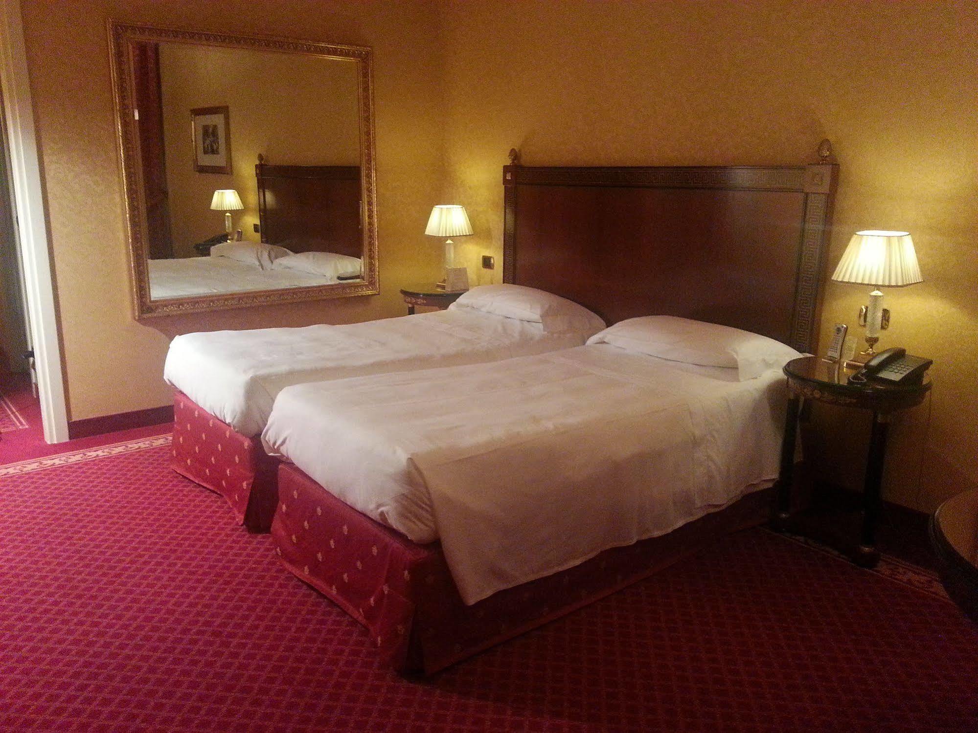Hotel Maxim Peschiera Borromeo Eksteriør billede
